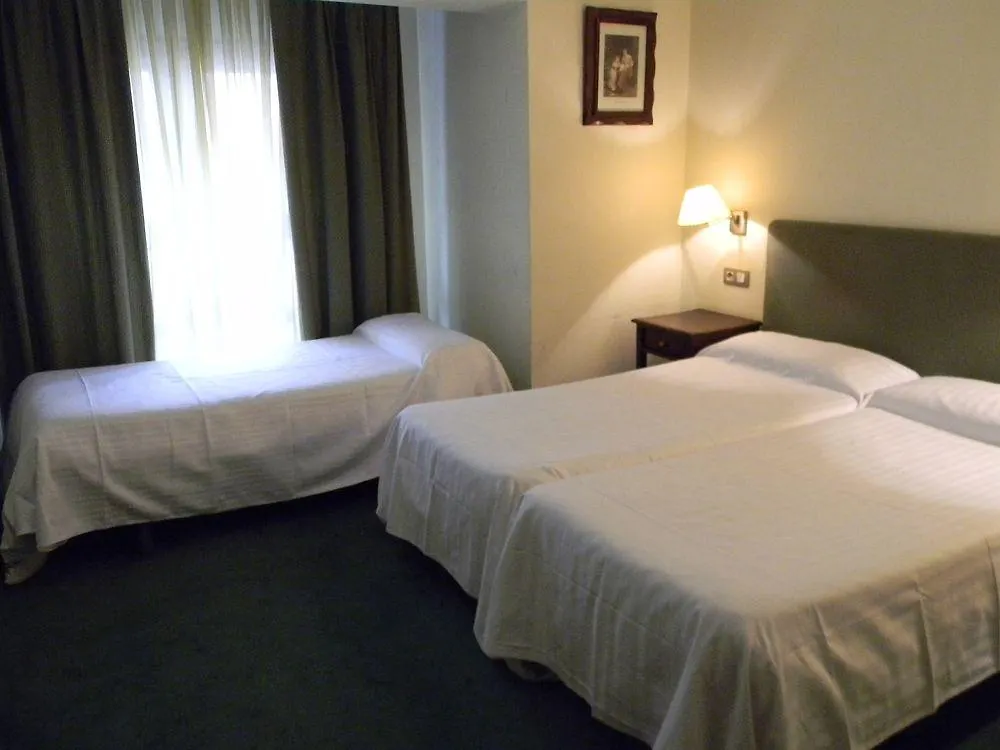 Aston Hotel Андорра-ла-Велья
